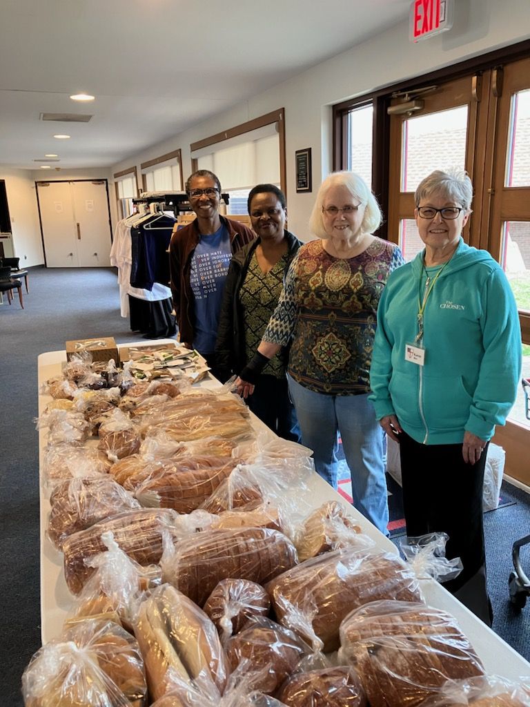bread-basket-volunteers_593