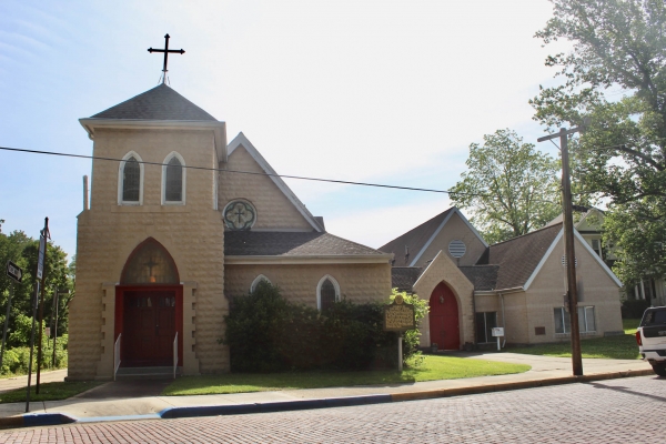 Get to Know: Church of the Holy Cross, Poplar Bluff